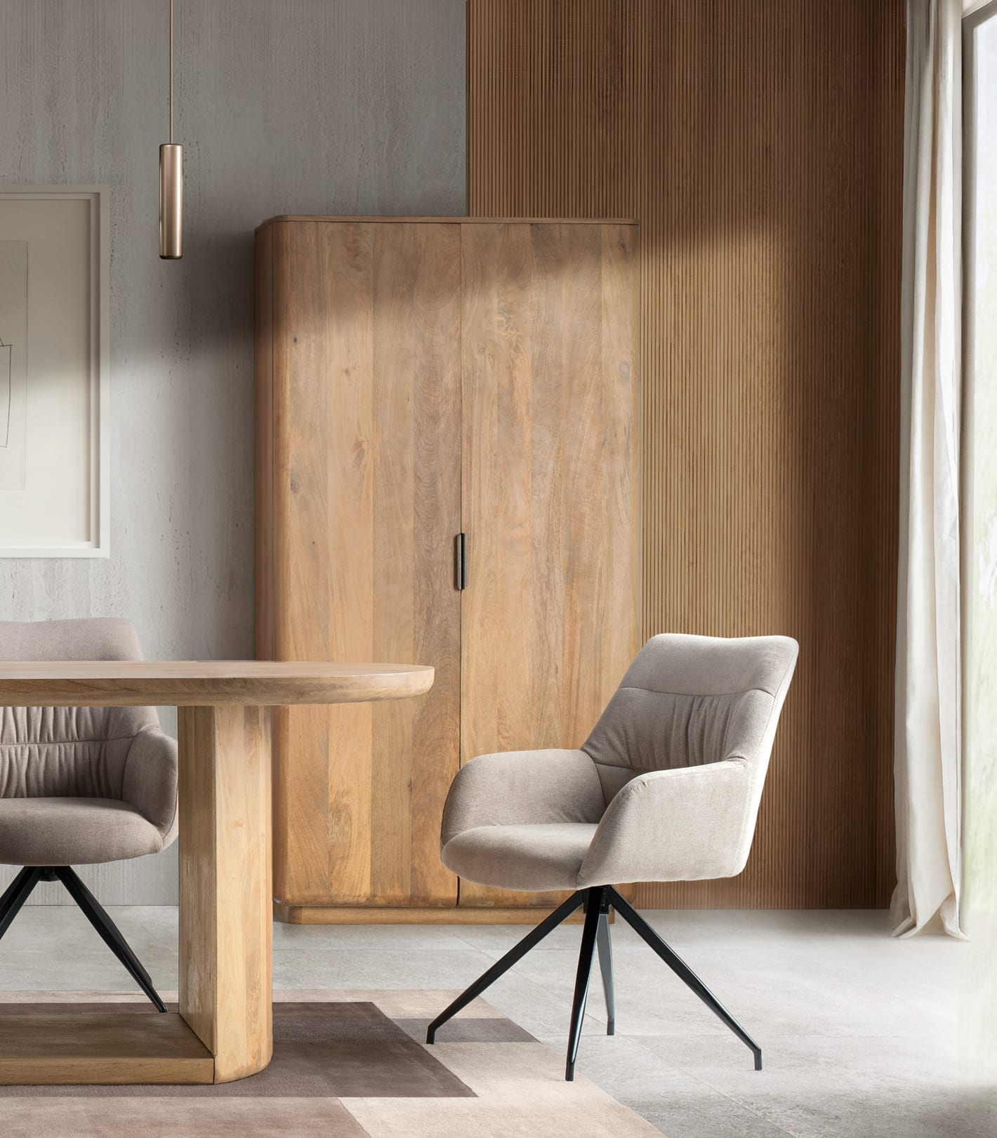Armoire en bois de manguier aux coins arrondis Japandi – Nom du Produit