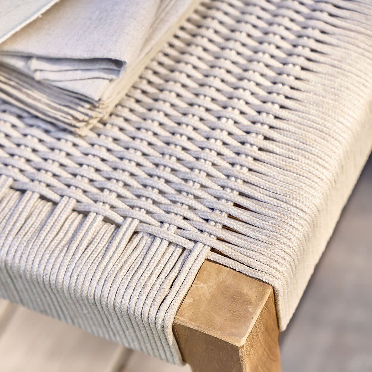 Banc de Jardin Japandi en Teck Massif et Cordage Beige – Livie