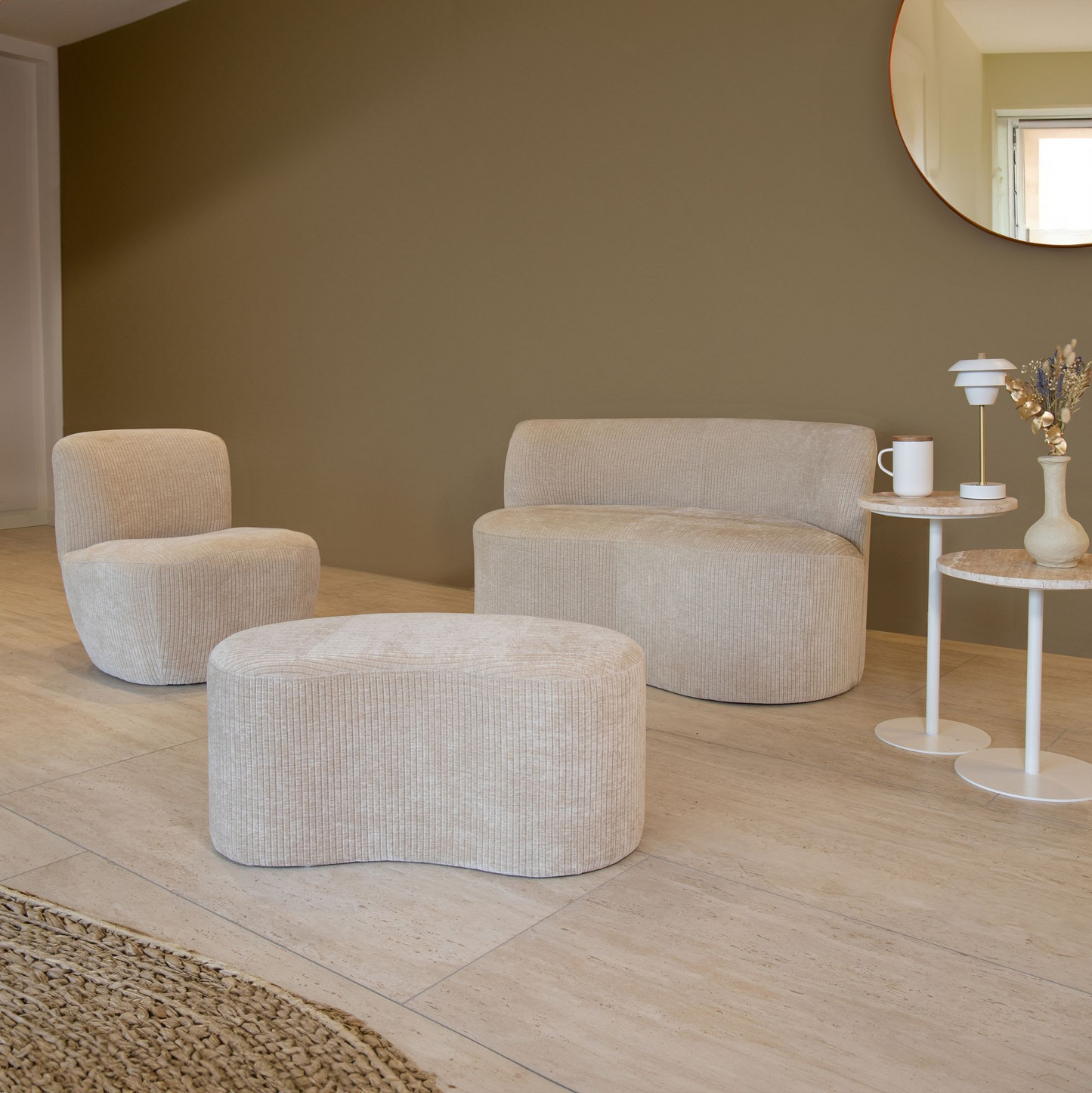 Banc en tissu bouclette beige et structure bois Japandi – Côme