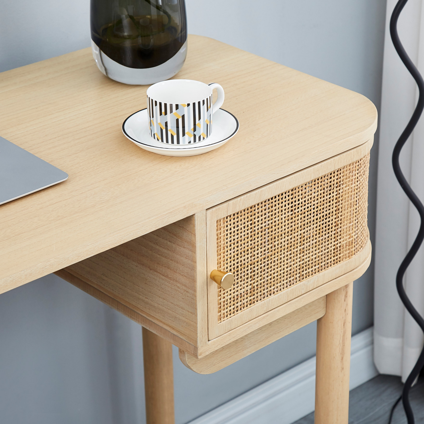 Bureau Japandi 2 portes en bois et cannage – NomduProduit