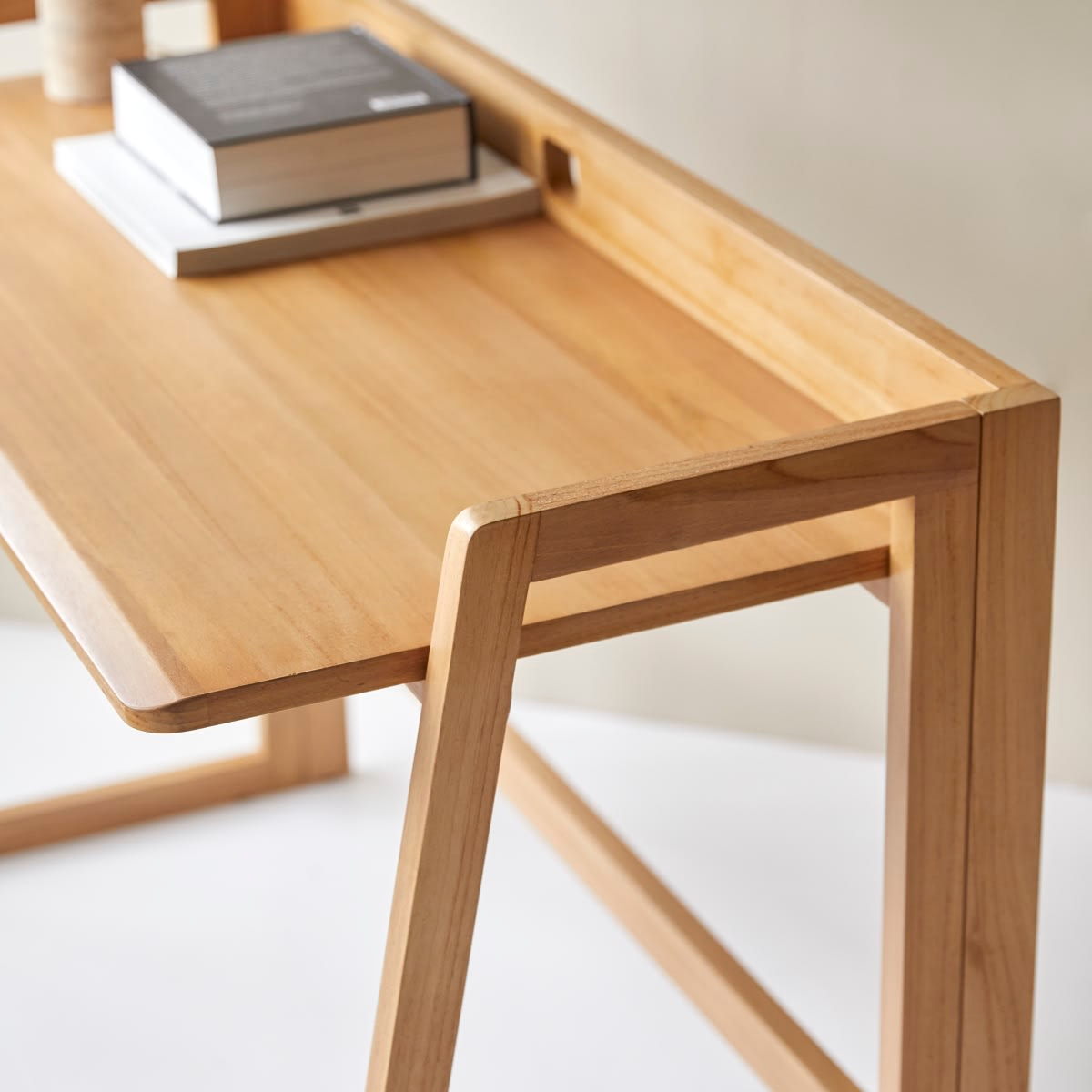 Bureau pliable en teck massif clair Japandi – Philip