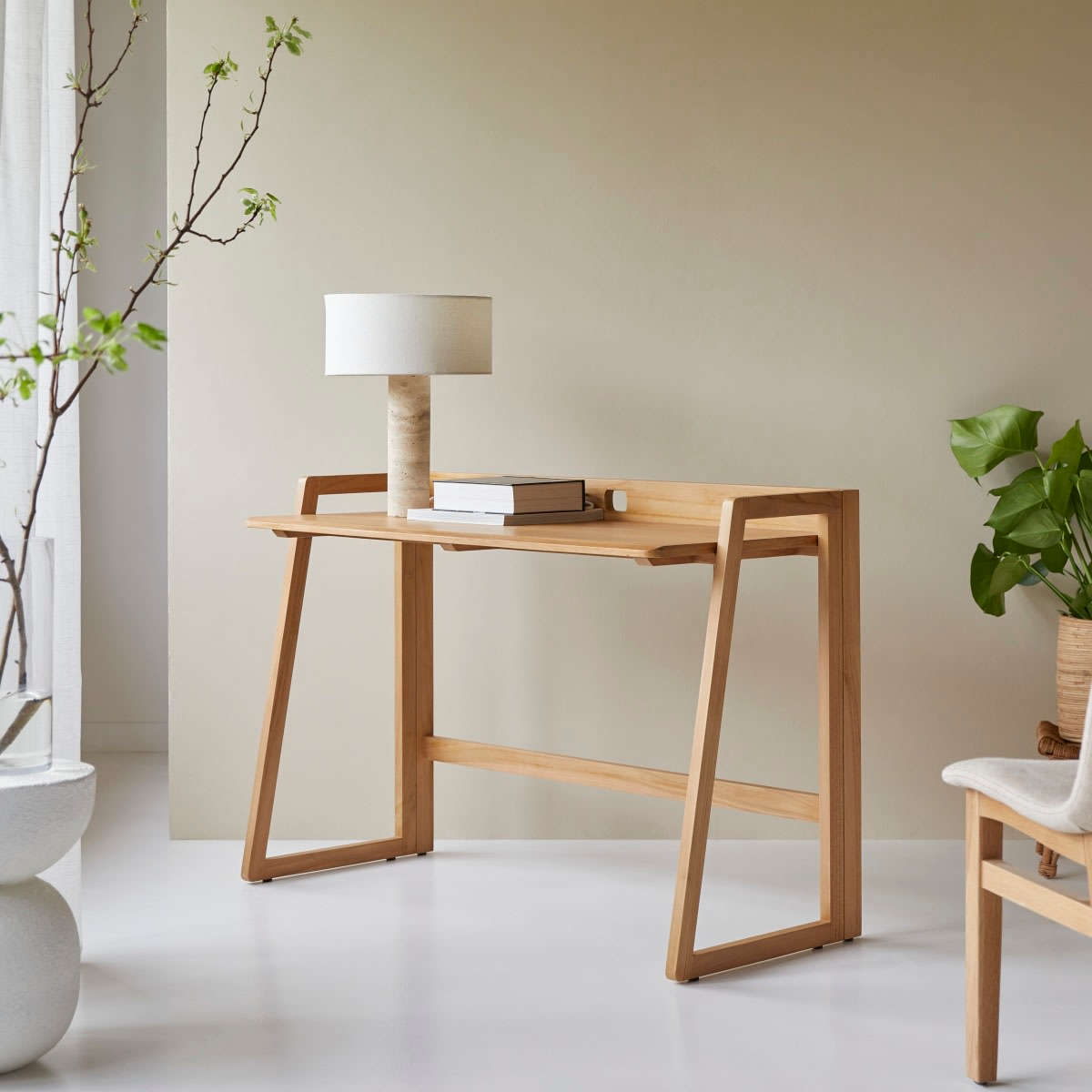 Bureau pliable en teck massif clair Japandi – Philip
