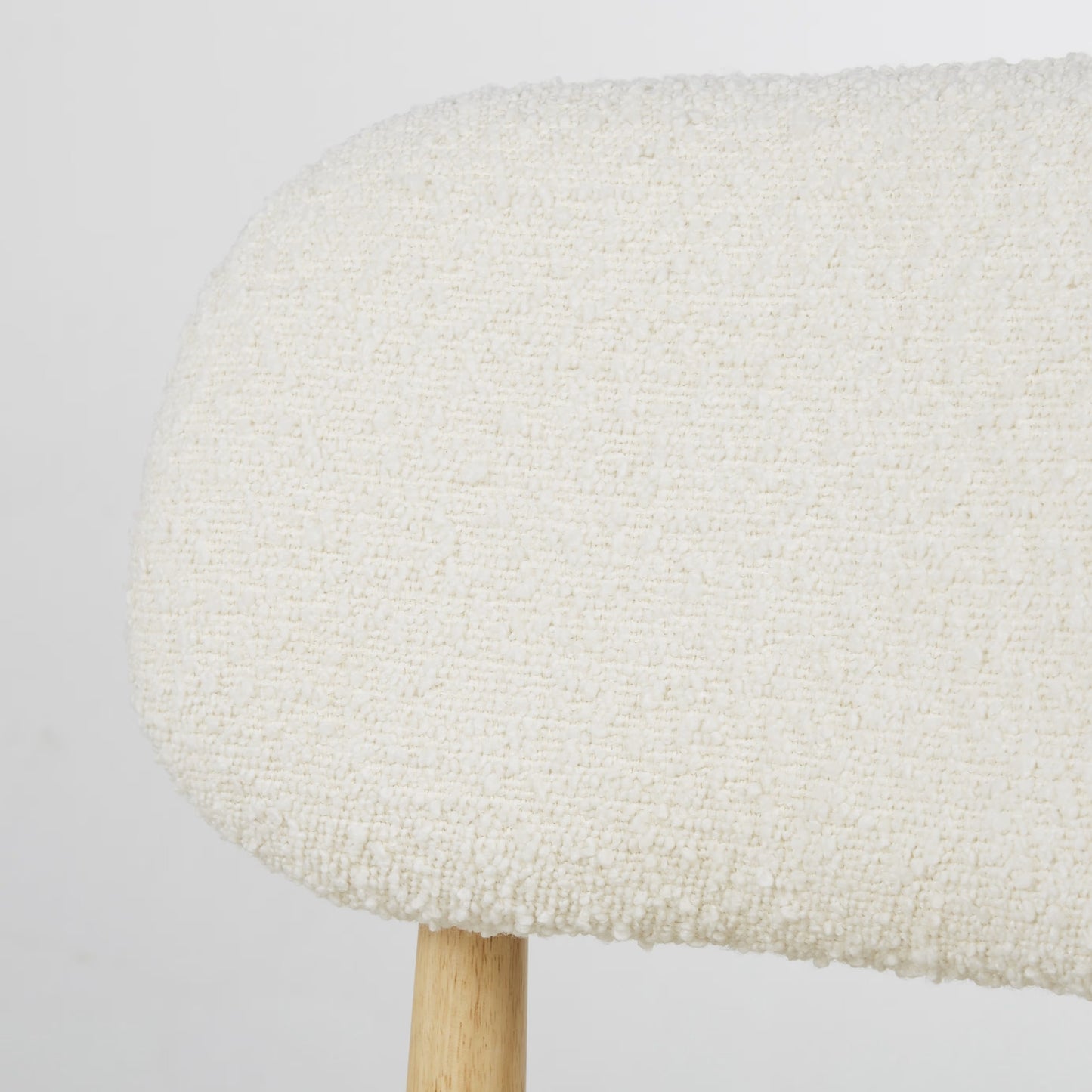 Chaise Japandi bouclettes écrues – SIXTY