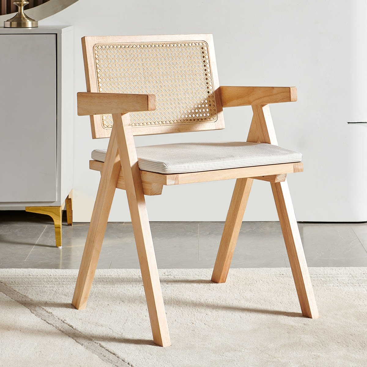 Chaise Japandi en bois massif, cannage et velours côtelé beige – Lina