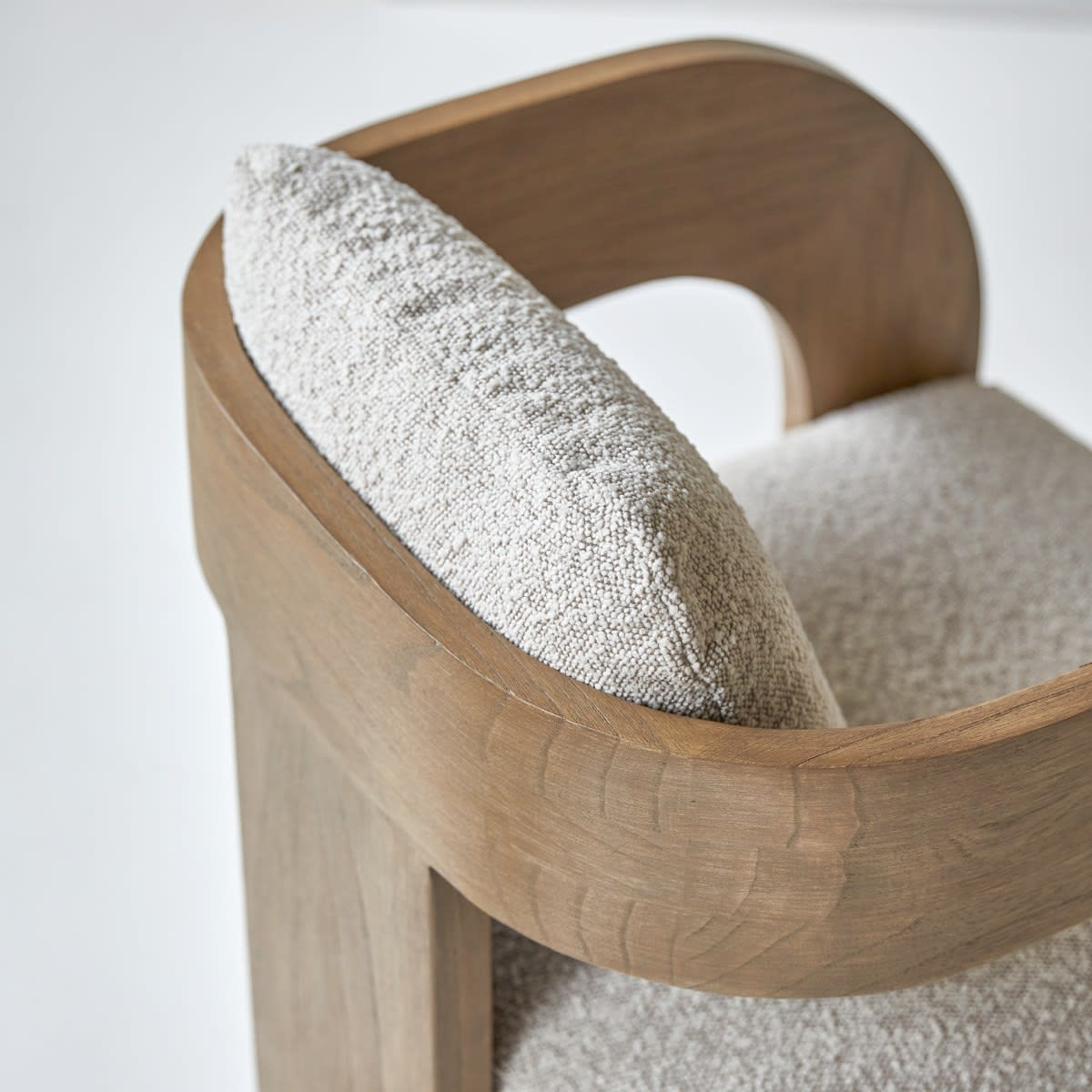Chaise Japandi en mindi massif et tissu écru – Boti