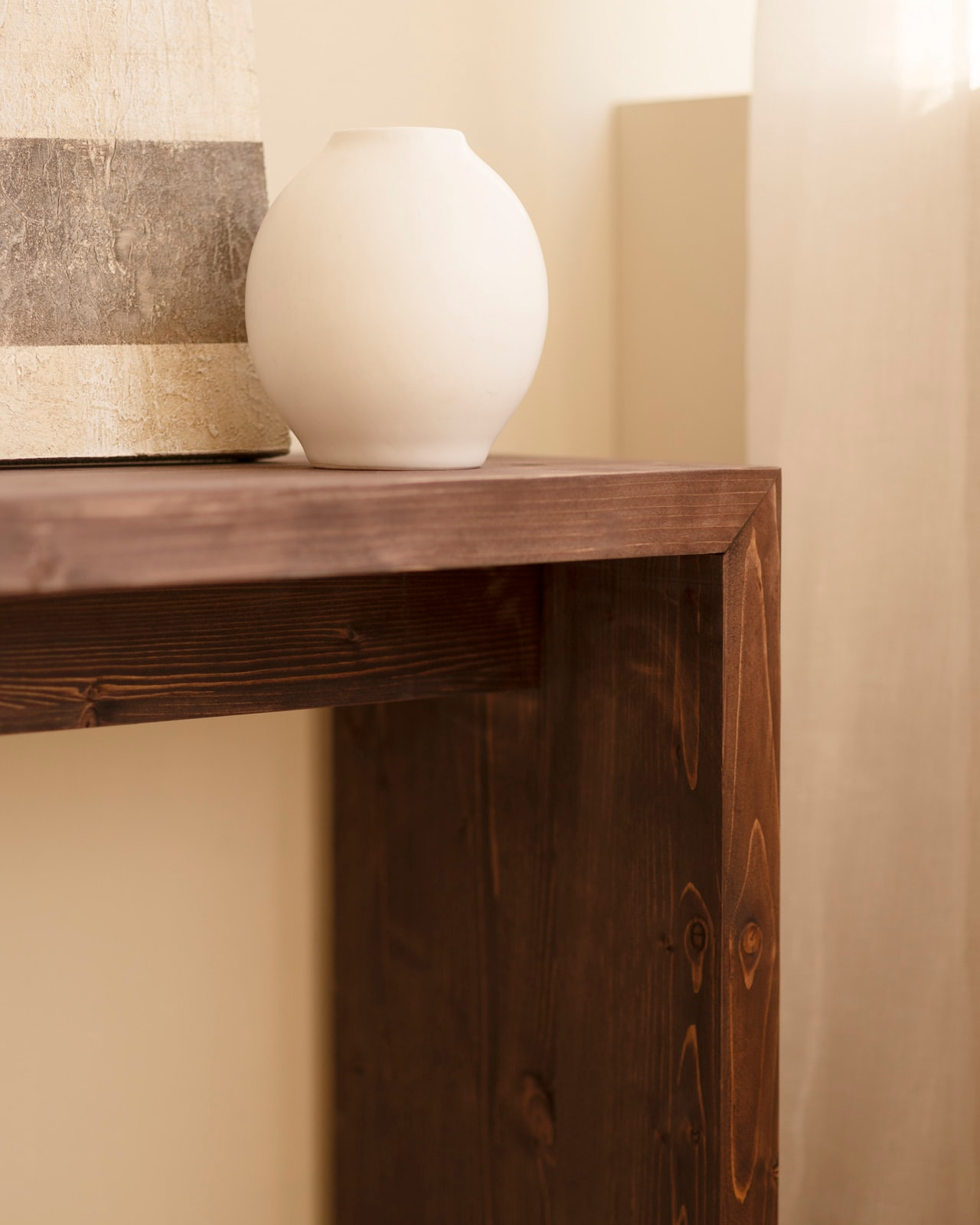 Console Japandi en bois de sapin marron 120x80 cm – Telva