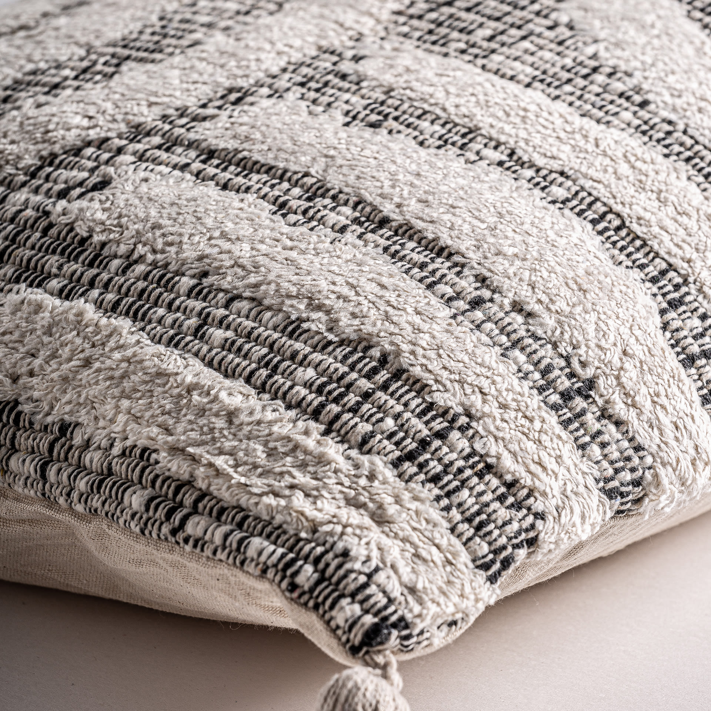 Coussin Japandi en coton blanc 45x45x10 cm – Nom du Produit
