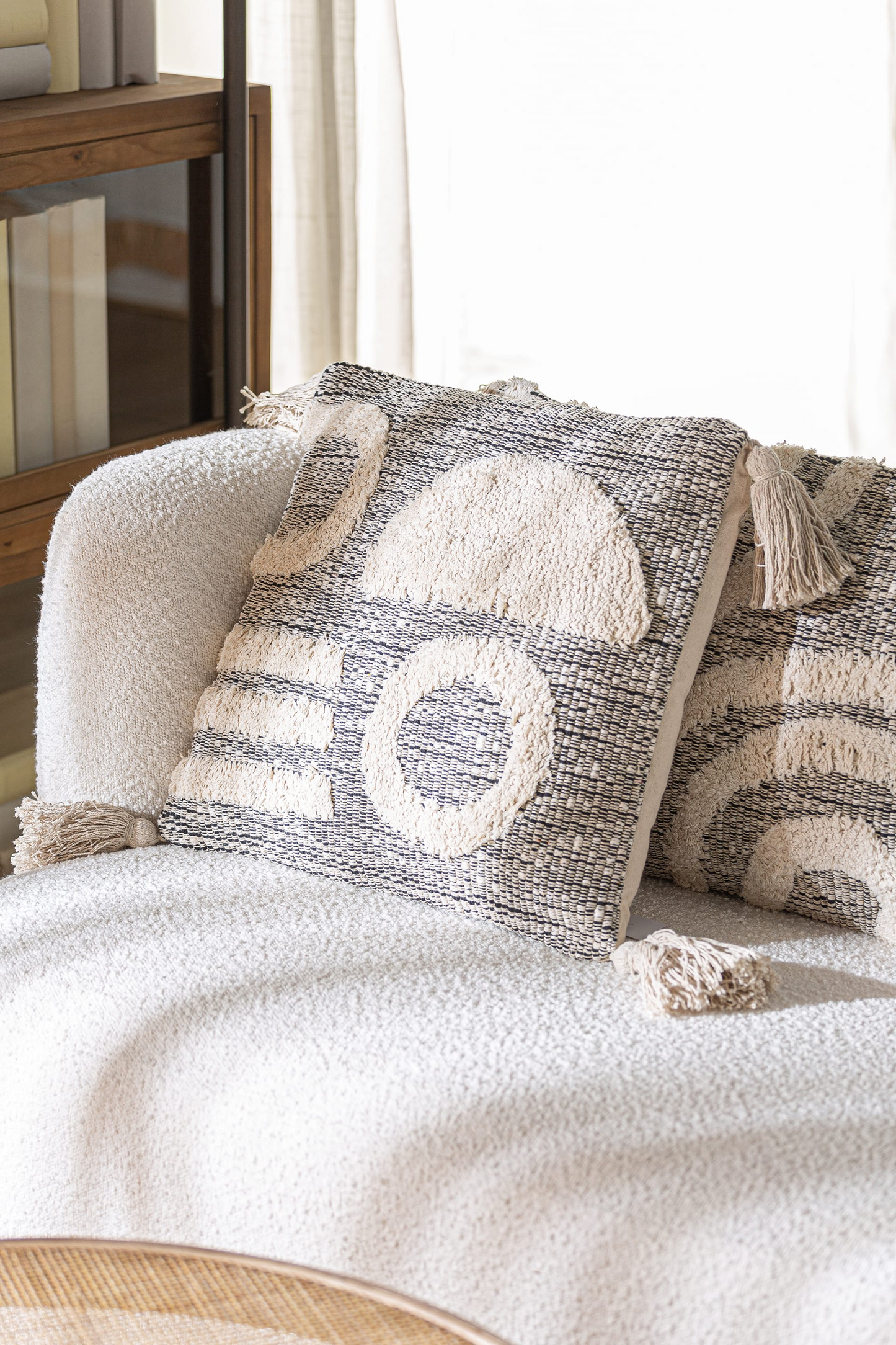 Coussin Japandi en coton blanc 45x45x10 cm – Nom du Produit