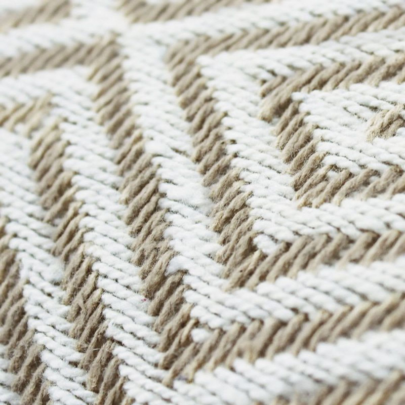 Coussin ethnique Japandi motif ikat blanc et beige 60x40 – Escapade