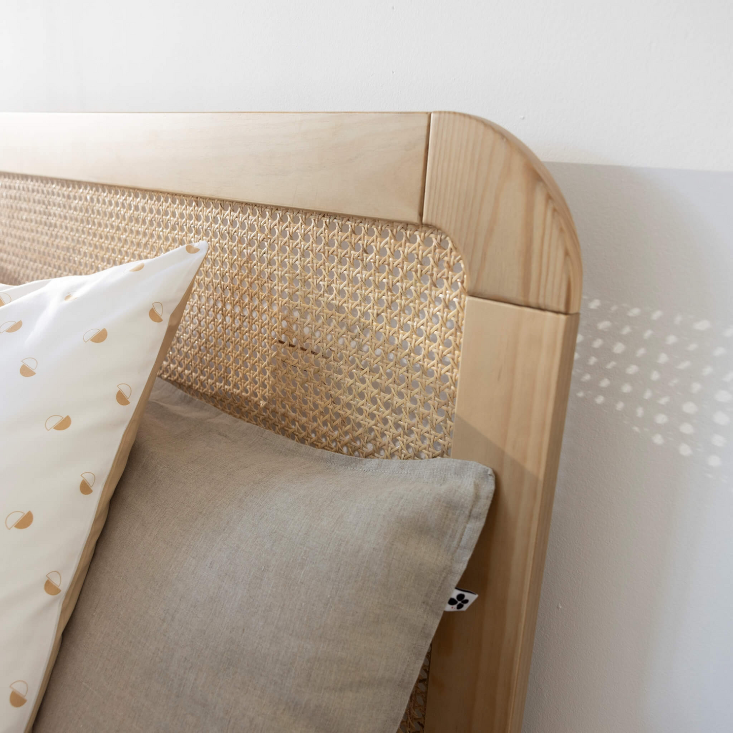 Ensemble Lit Japandi 160x200cm Bois Naturel et Cannage – Nom du Produit