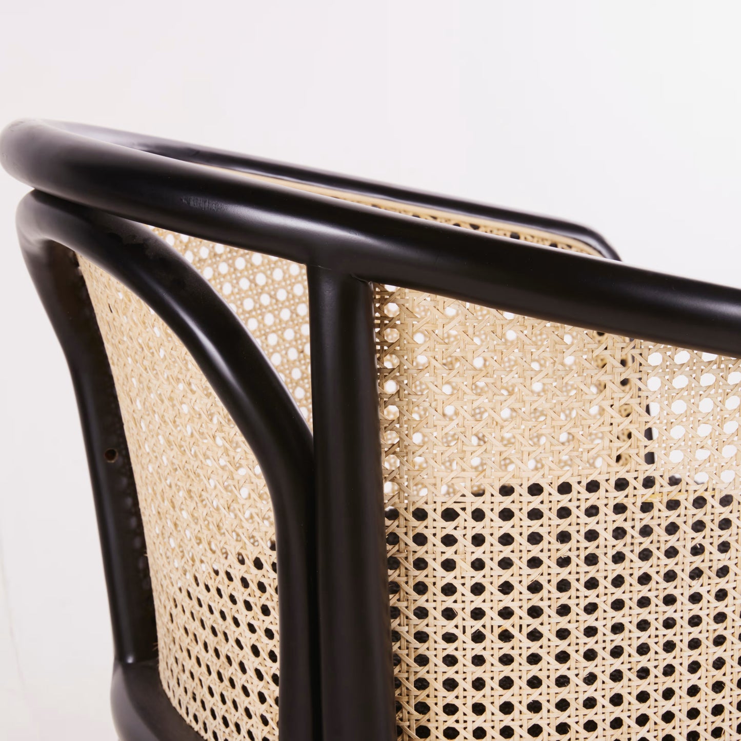 Fauteuil Japandi en rotin et bois – BREE