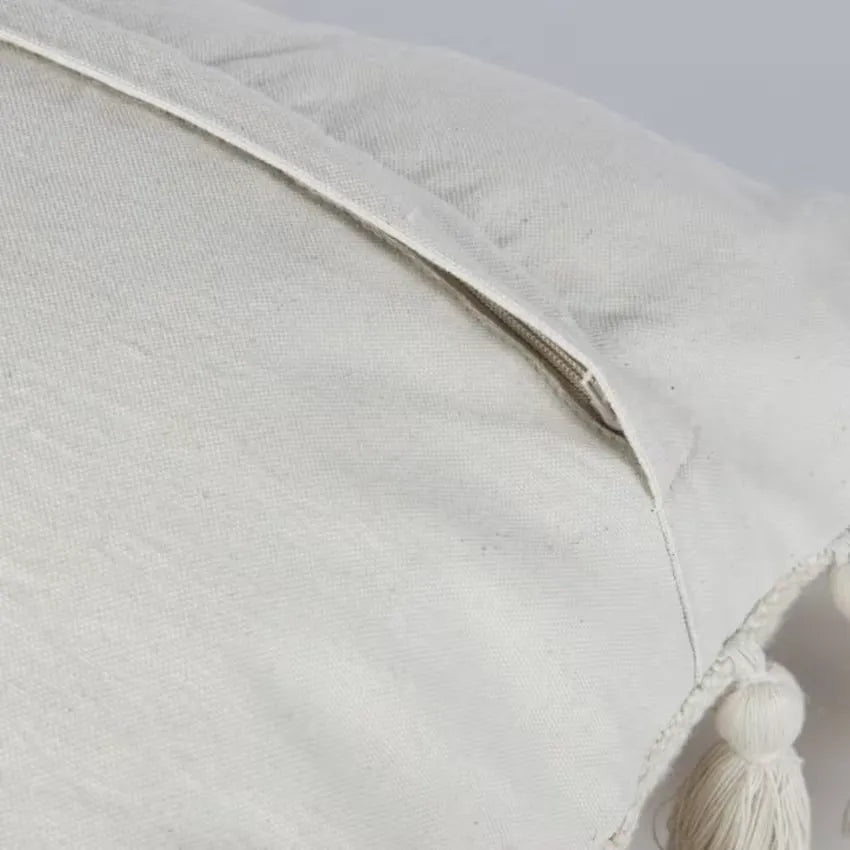 Coussin Japandi Coton Recyclé Tissé Beige Pompons 50×50 – Limana