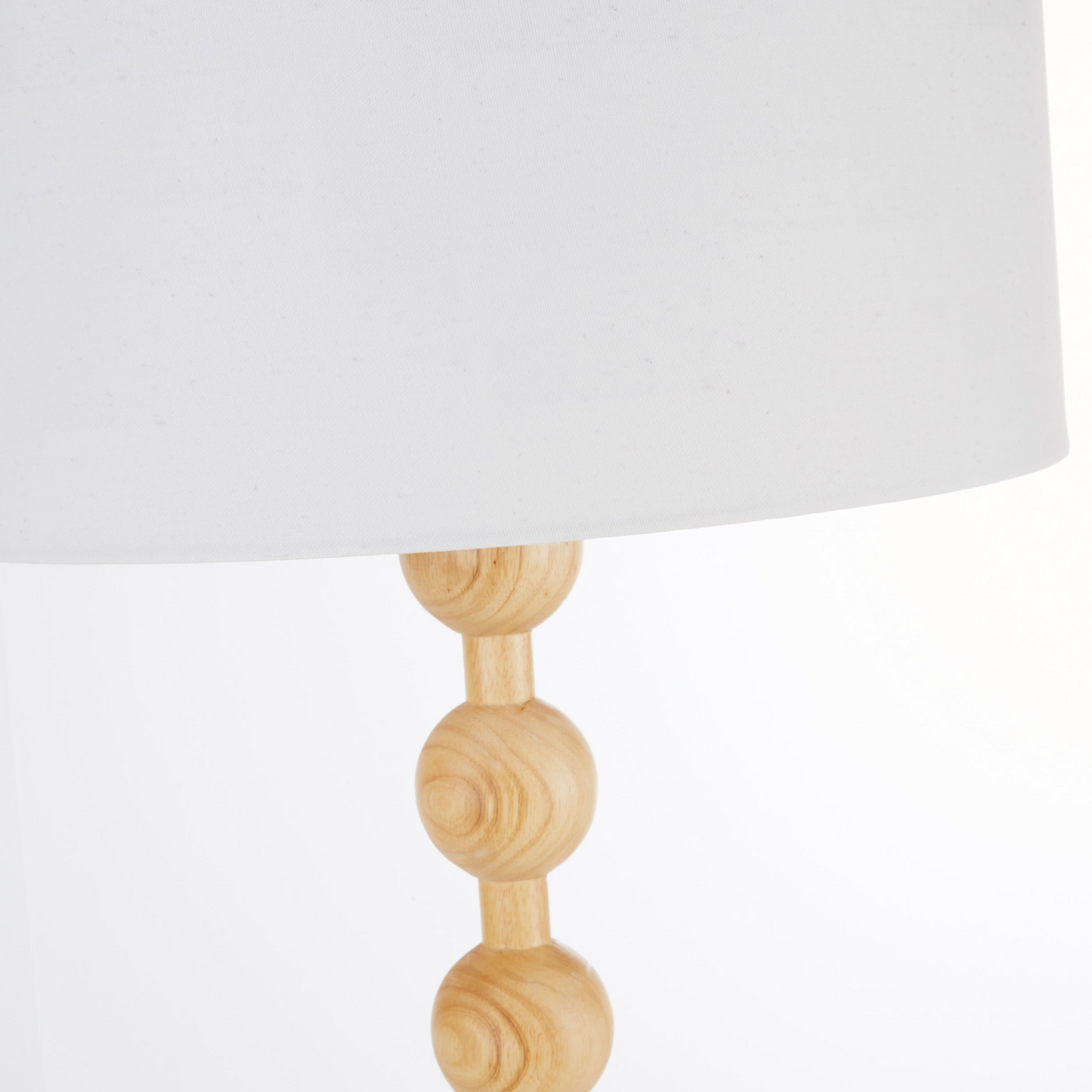 Lampadaire Japandi boules en bois d'hévéa et abat-jour blanc H160 – Loresa