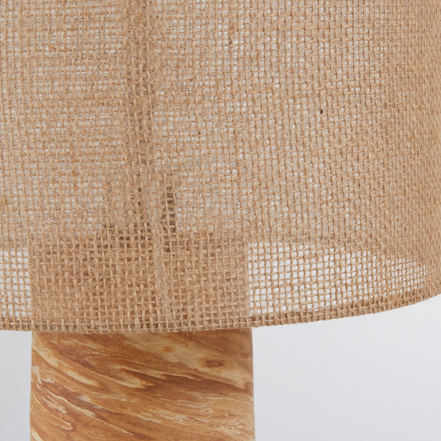 Lampadaire Japandi en terre mêlée et abat-jour en jute H140 – Lenie