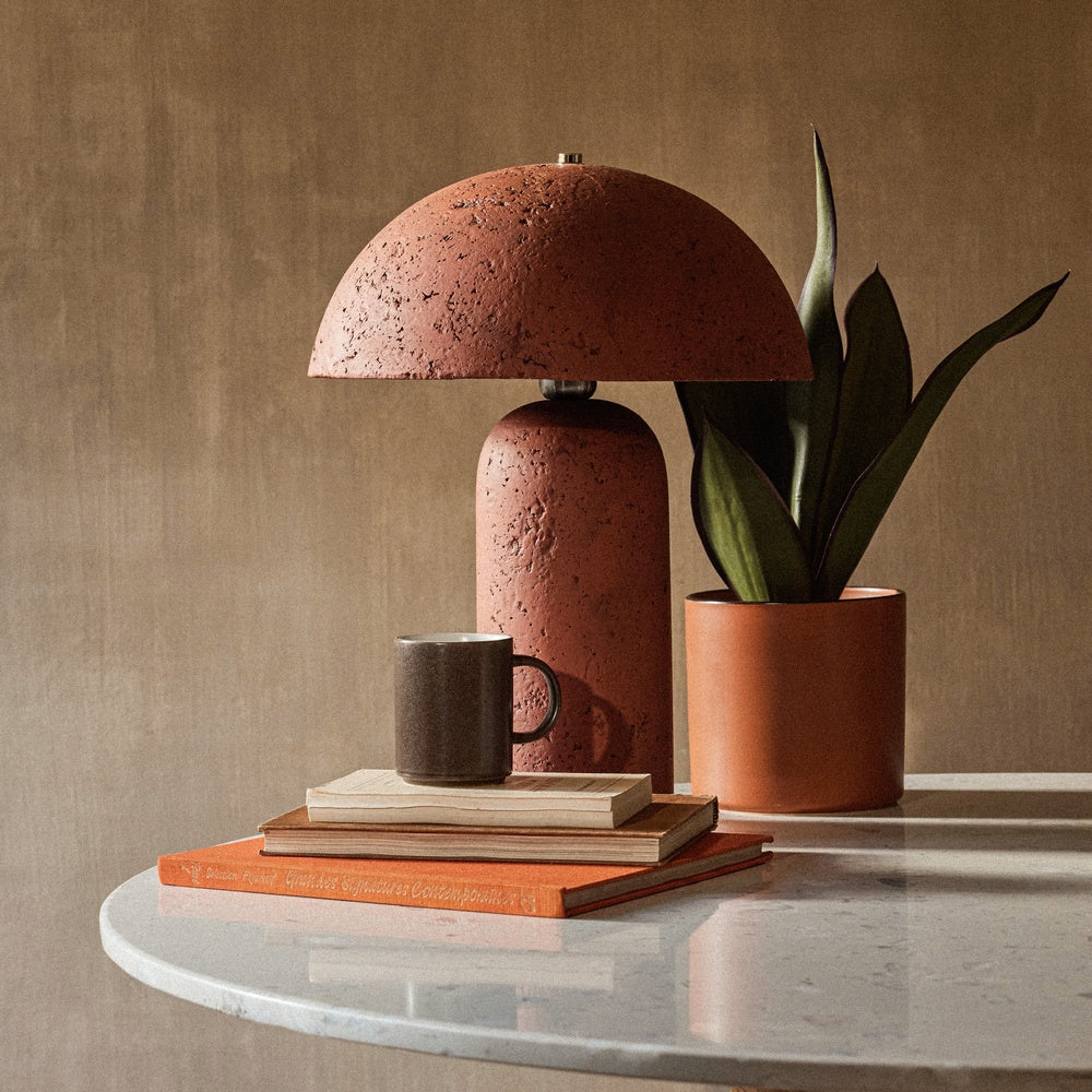 Lampe Japandi champignon en céramique texturée terracotta – Assna