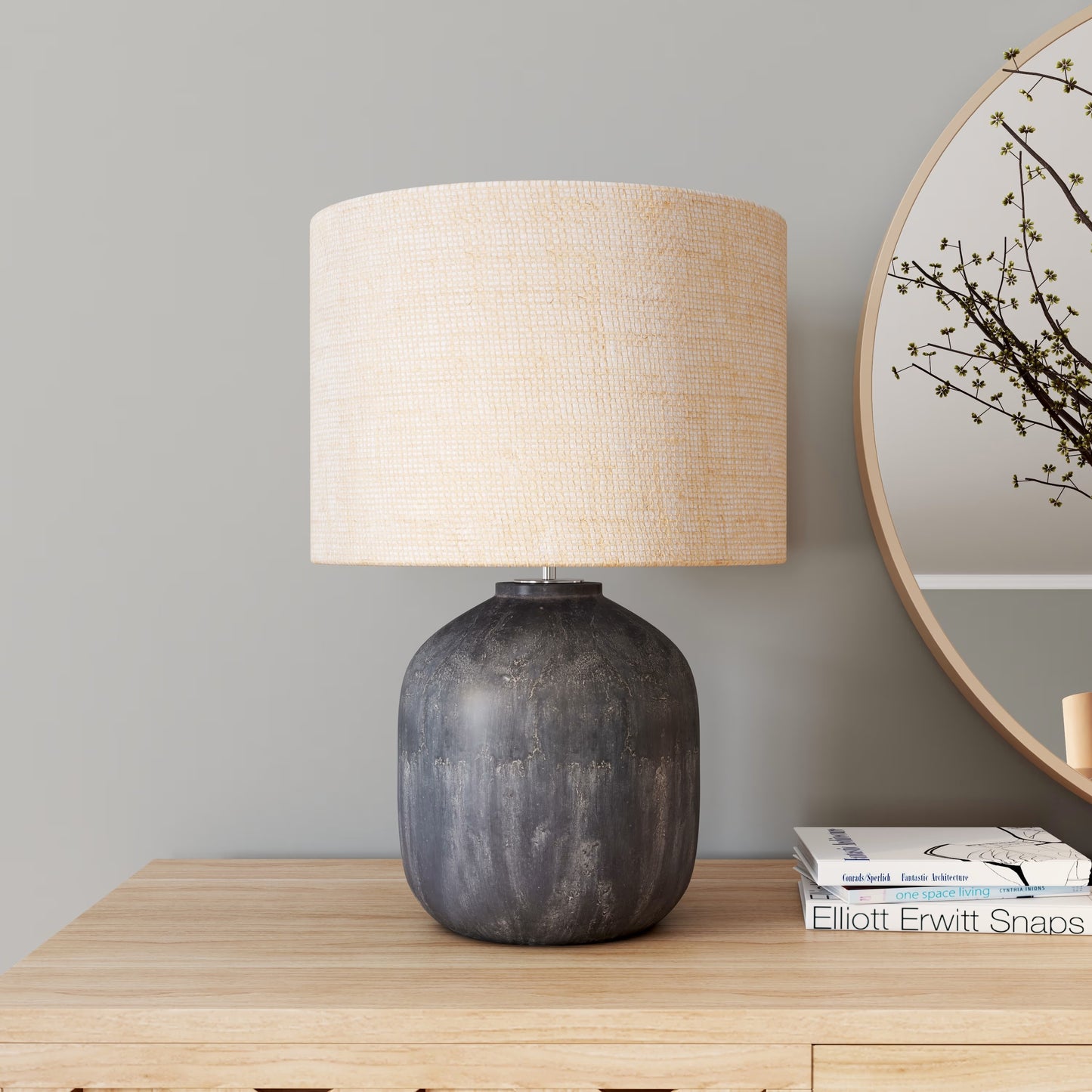 Lampe Japandi en céramique noire avec abat-jour en jute – Saveria