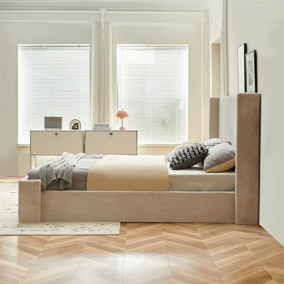 Lit Adulte Japandi 160x200 cm Tête de Lit Matelassée Velours Côtelé Beige – Frida