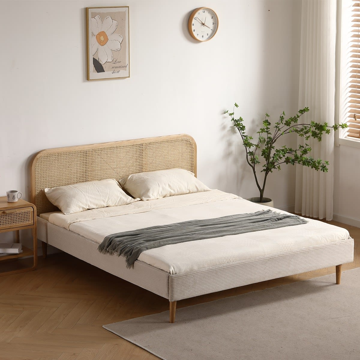 Lit Japandi 180x200 cm en velours côtelé beige tête de lit cannage – Dalia