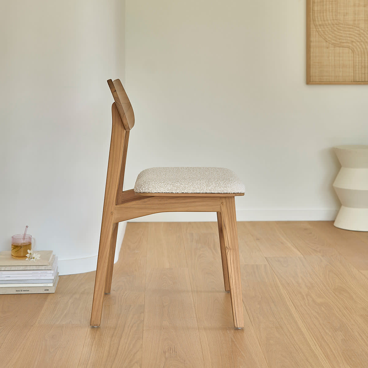 Chaise en teck massif Japandi assise bouclette – Adele