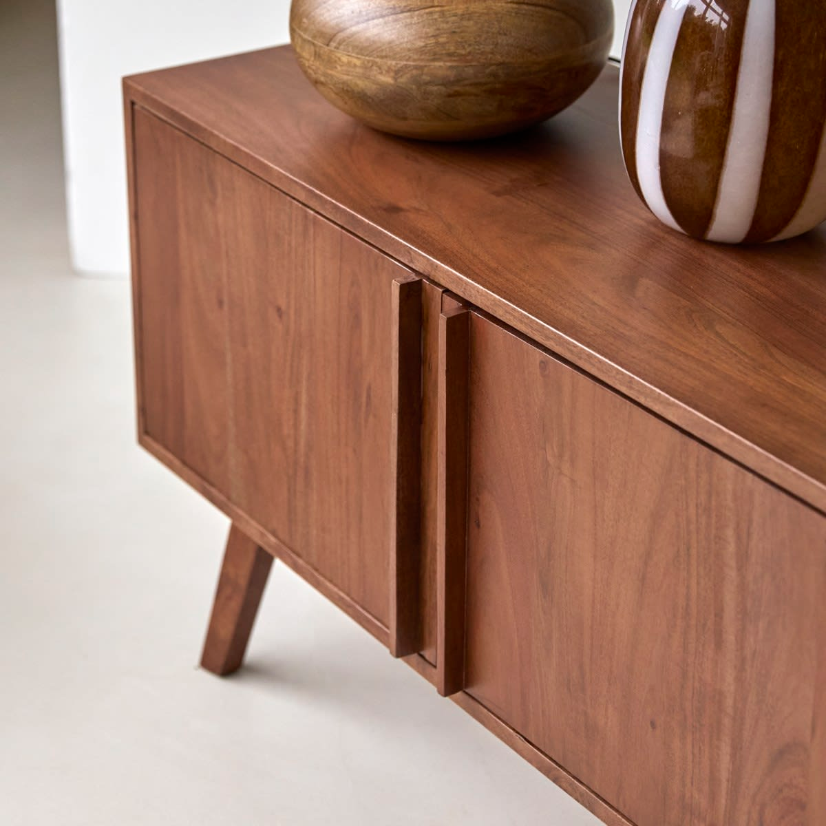 Meuble TV Japandi en acacia massif 150 cm – Niels