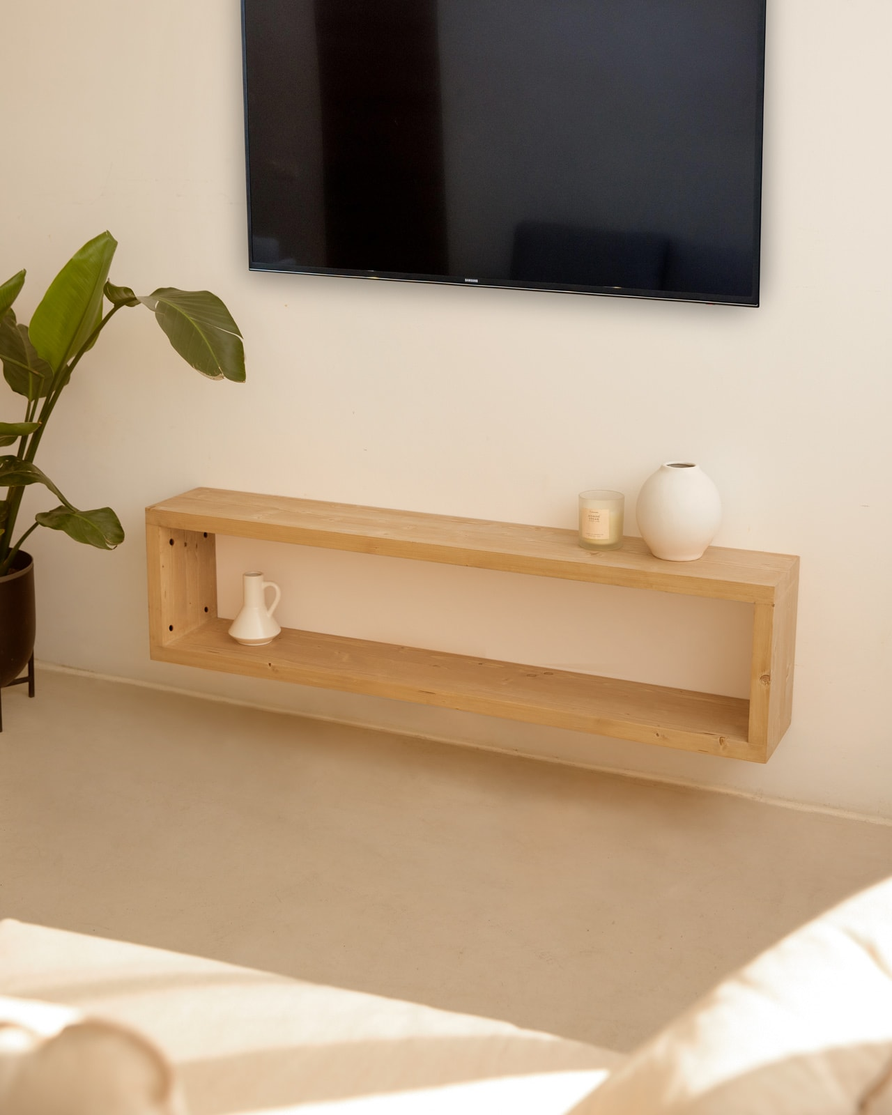 Meuble TV Japandi en bois de sapin marron 160x30cm – Denver