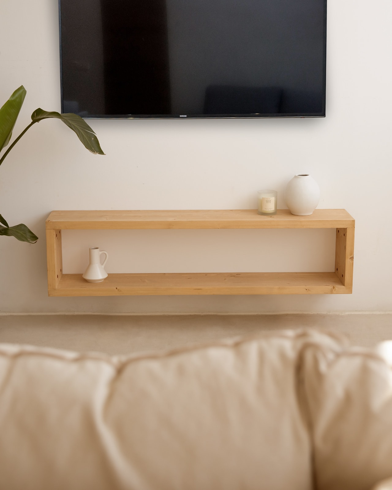 Meuble TV Japandi en bois de sapin marron 160x30cm – Denver