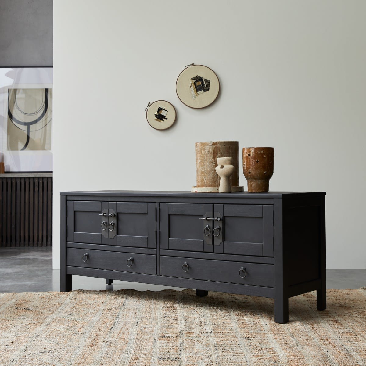 Meuble TV Japandi en pin massif noir 140 cm – Thaki black