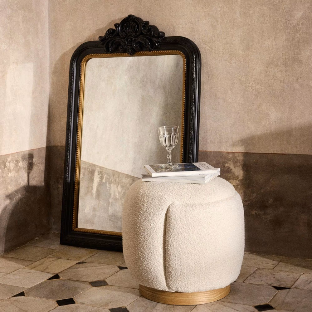 Pouf Japandi en bouclette écrue – Orlli
