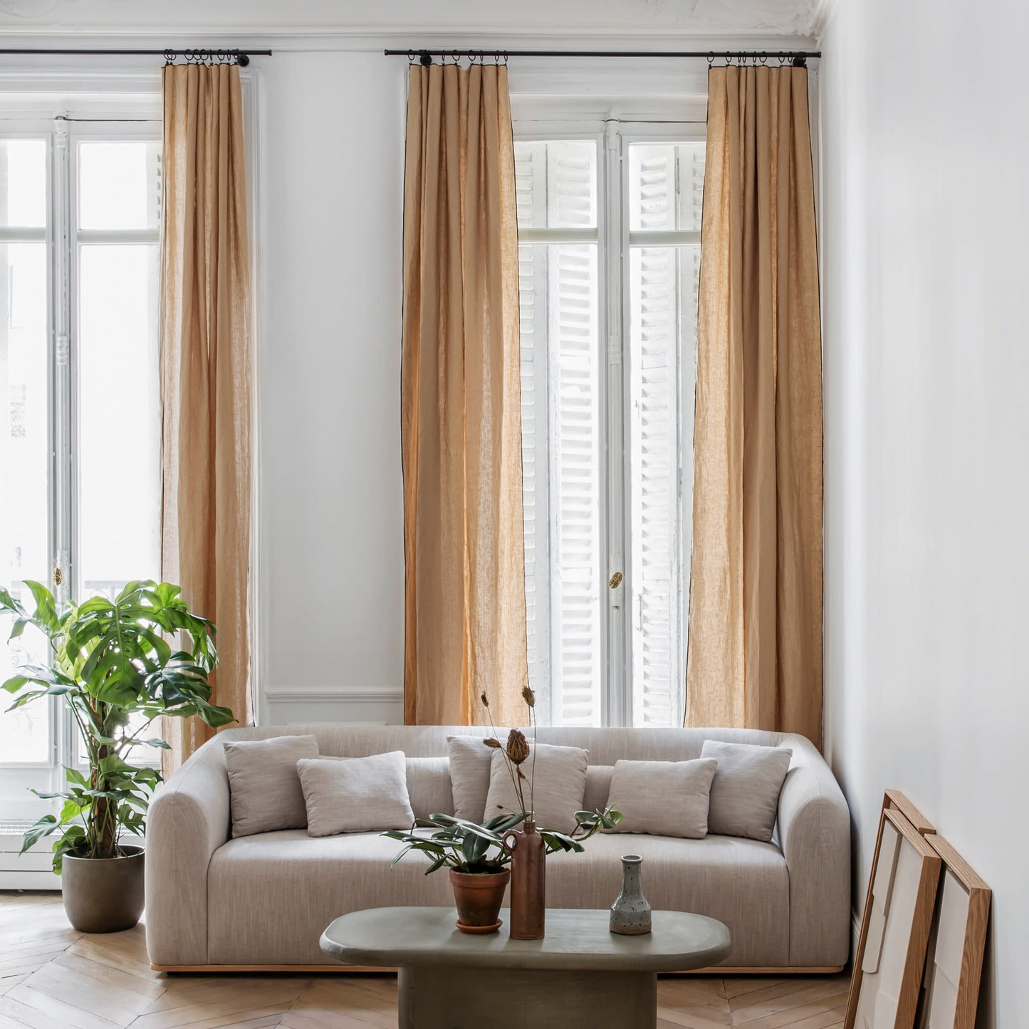```
Rideau Japandi en lin lavé légèrement froissé beige – Carlina
```