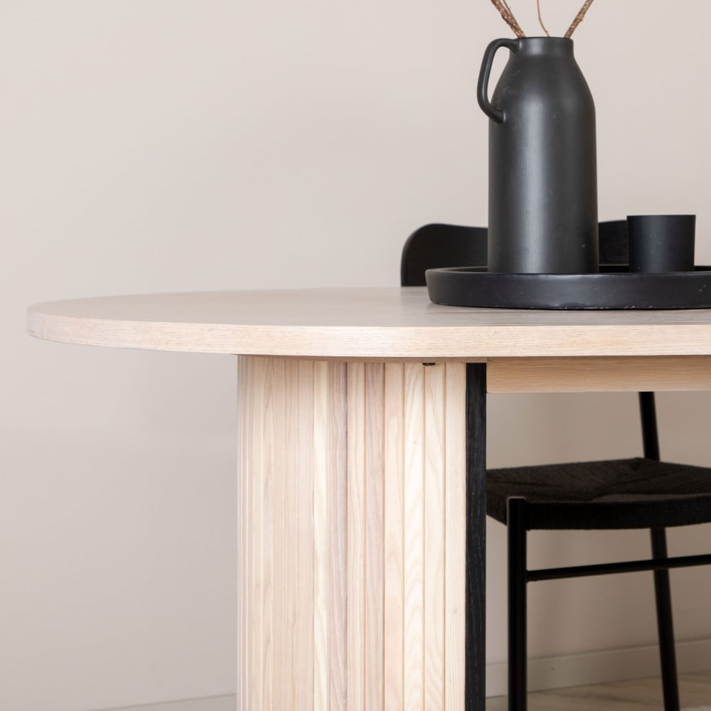 Table à Manger Japandi ovale en bois clair pour 8 personnes – Bianca