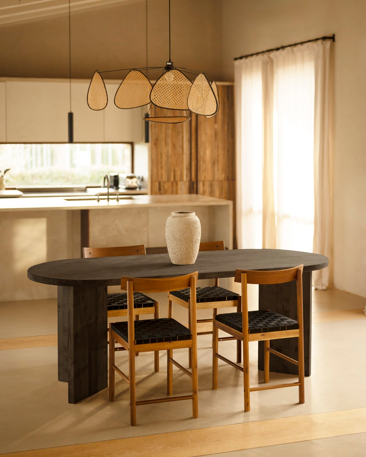 Table à Manger Japandi en Bois de Sapin Marron 200x75cm – Osaka