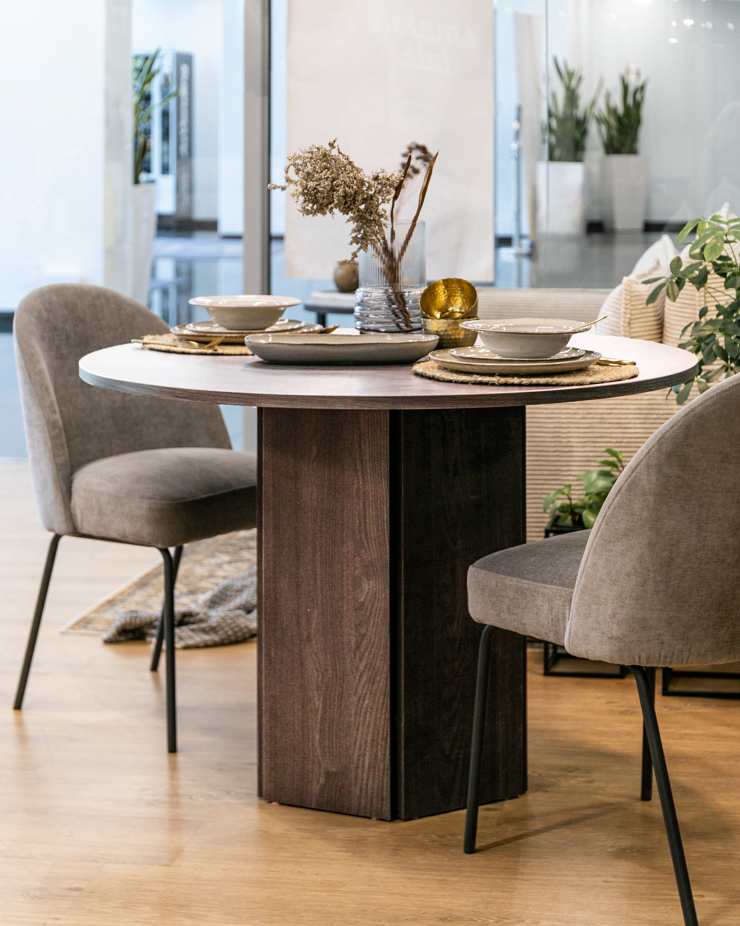 Table à Manger Japandi ronde aspect bois noyer marron 110x75 cm – HEXA