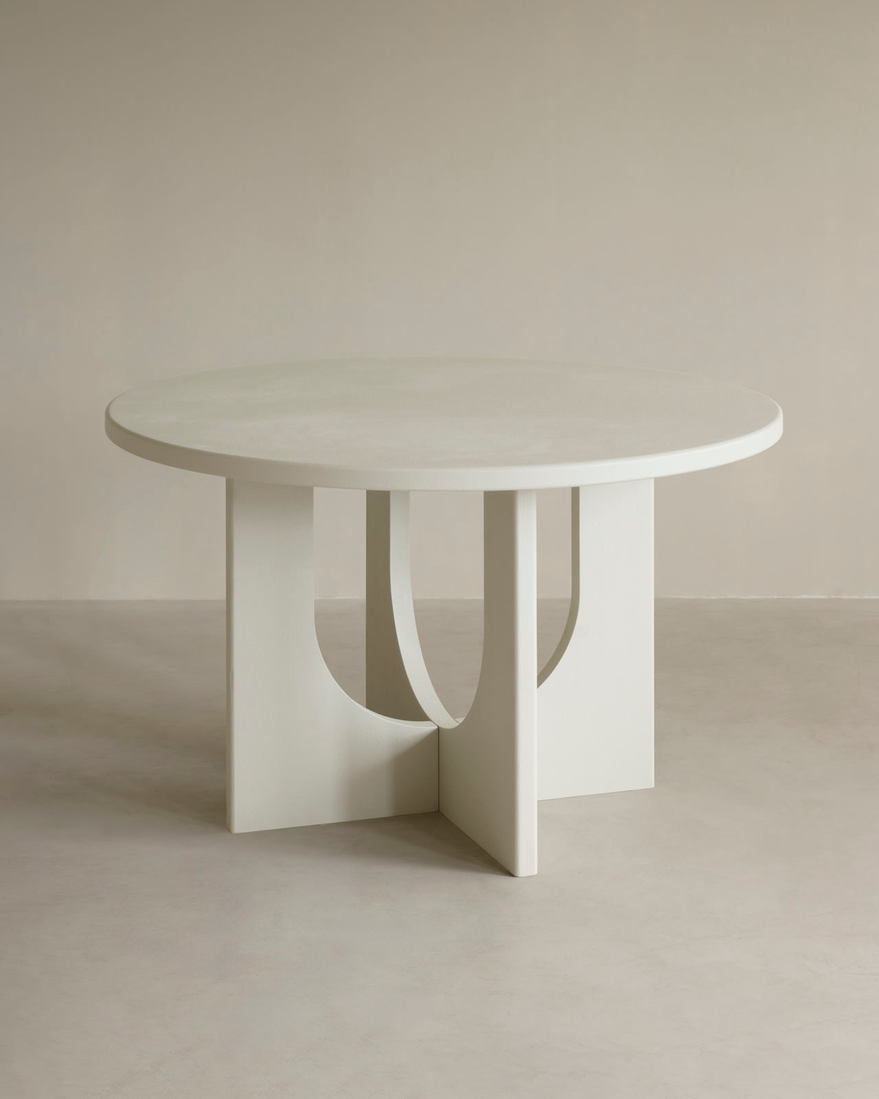 Table à Manger Ronde Japandi en Microciment 120x75cm – Lua