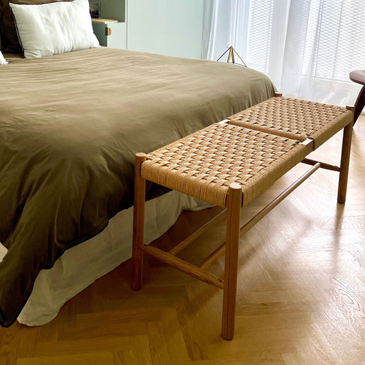 Banc 2 places en bois de chêne massif avec tressage Japandi – Kepler