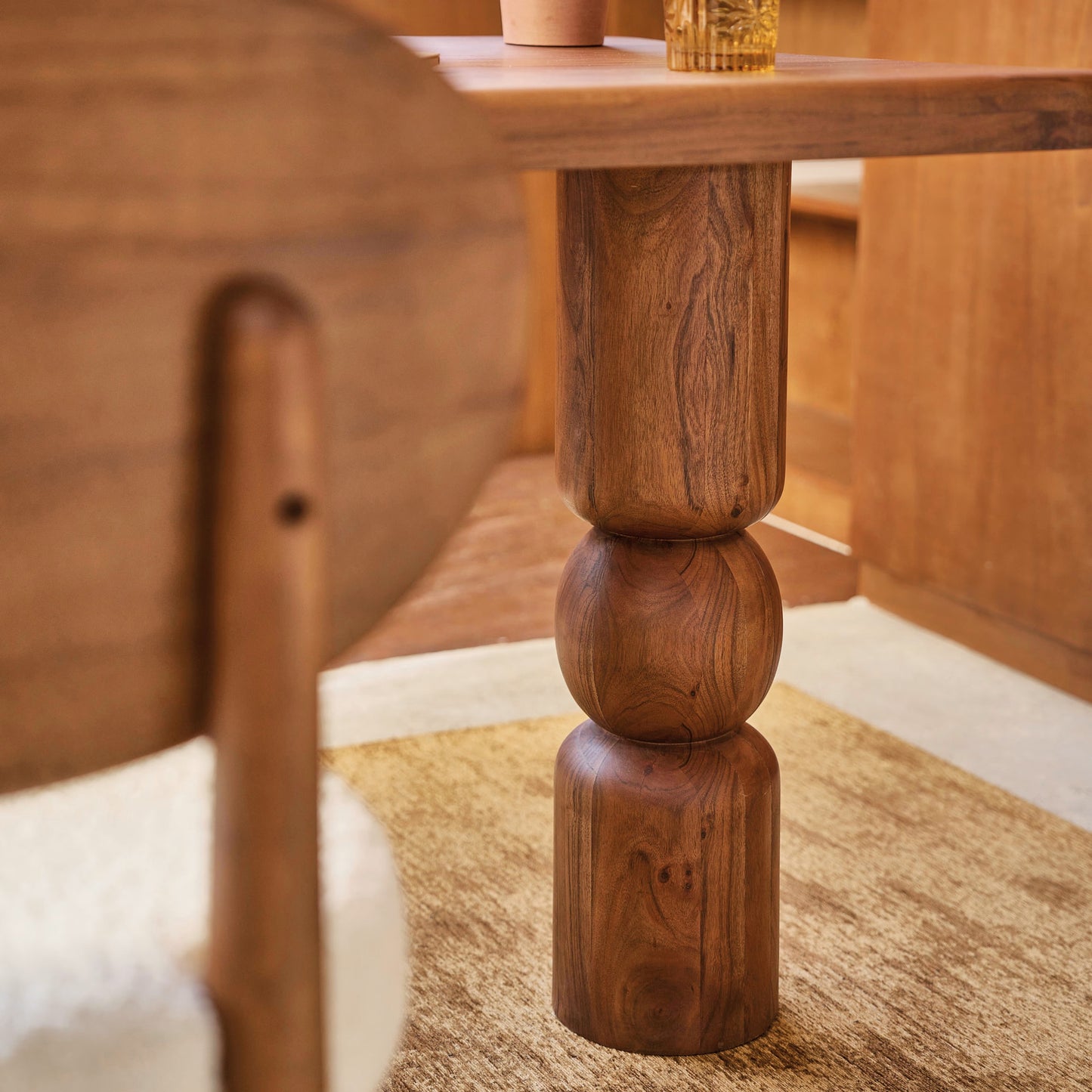 Bureau Japandi en bois et rotin – Alya