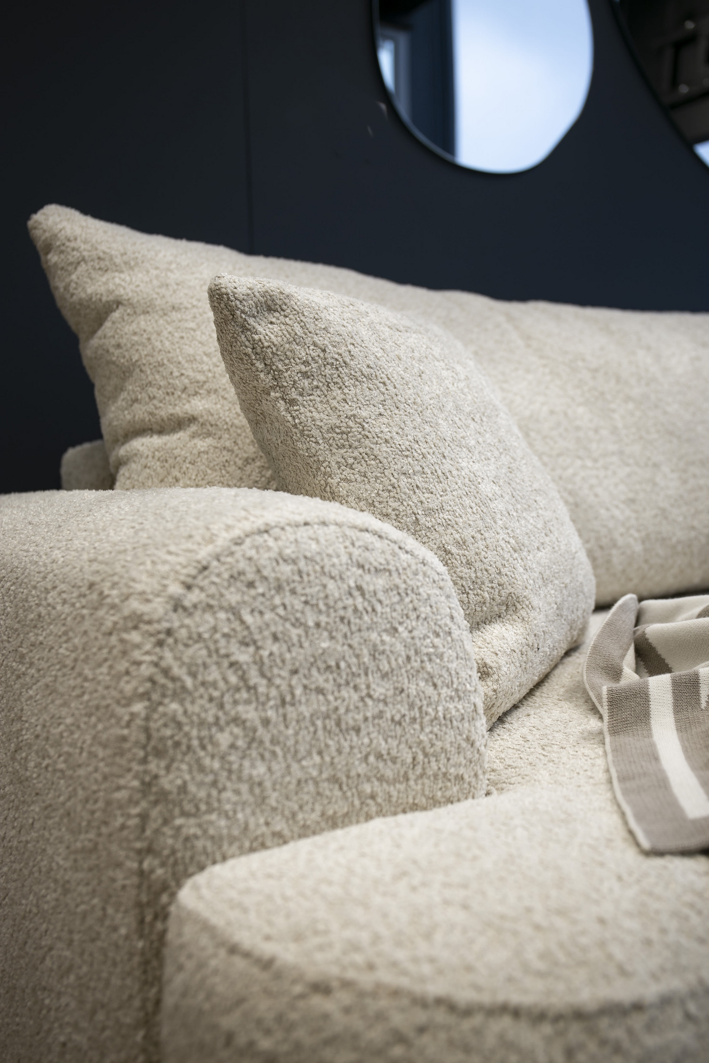 Canapé d'angle convertible Japandi 3 places en bouclette beige - OVO