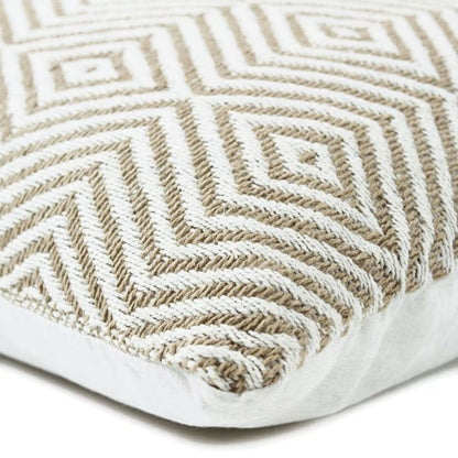 Coussin Japandi motif ikat blanc et beige – ESCAPADE
