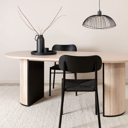Table à Manger Japandi ovale en bois clair pour 8 personnes – Bianca