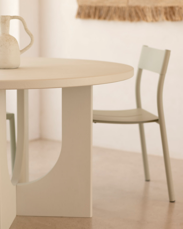 Table à Manger Ronde Japandi en Microciment 120x75cm – Lua